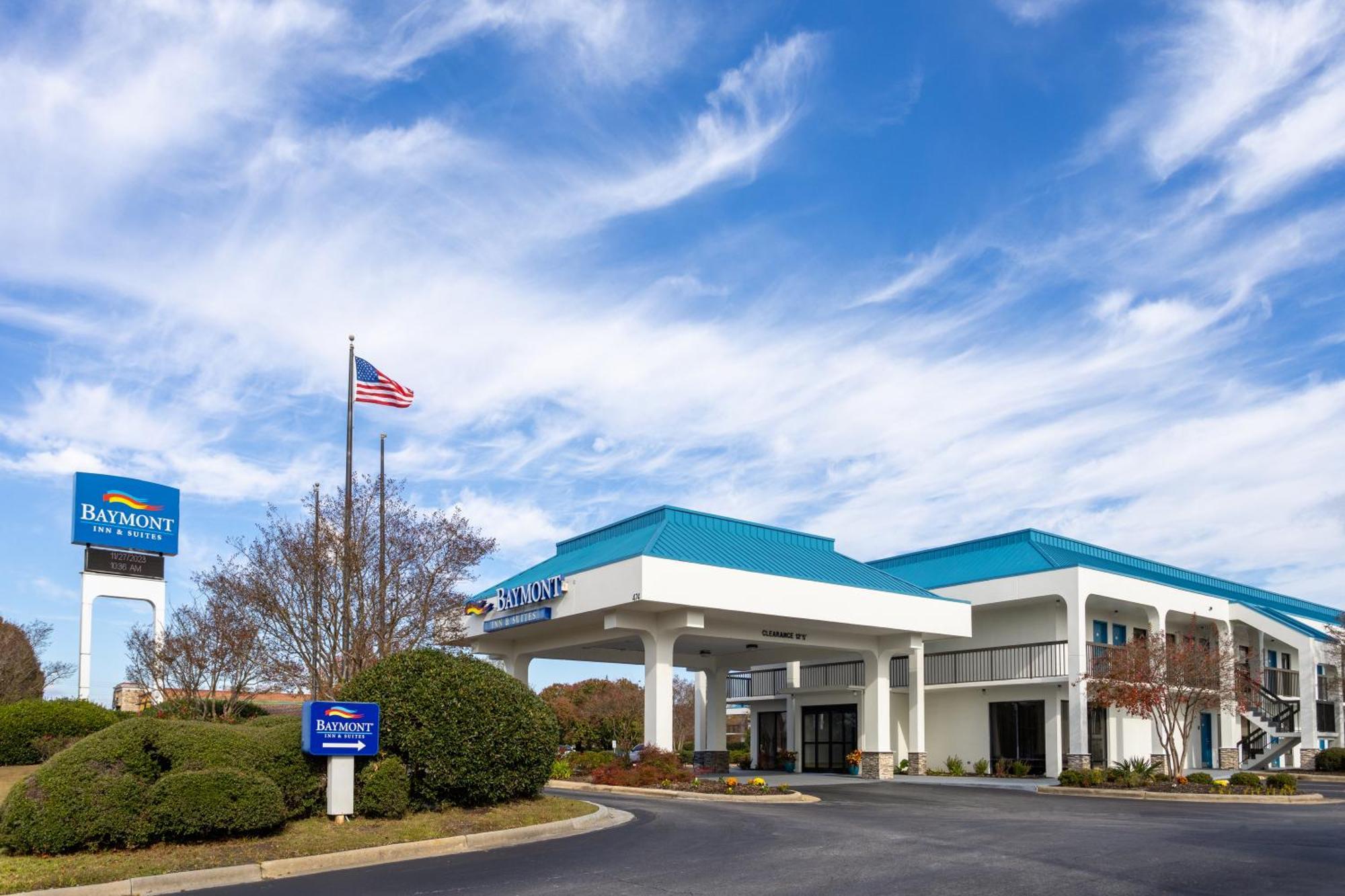 Baymont By Wyndham Camp Lejeune Jacksonville Exterior photo